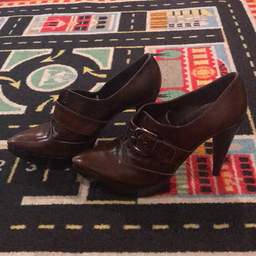 Stuart Weitzman brown heels